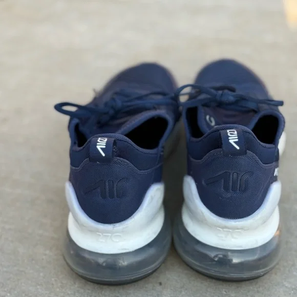 Men’s Nike air270 sz 9. Like new worn twice. No rips/tears. - Picture 5 of 8